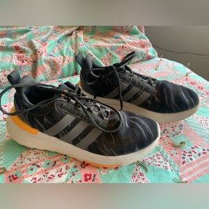 NIKE kids, size 6, cloud foam